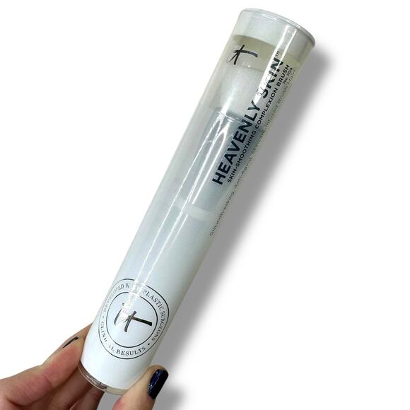 IT Cosmetics NEW #704 Heavenly Skin Skin-Smoothing Complexion Makeup Brush - Picture 4 of 10